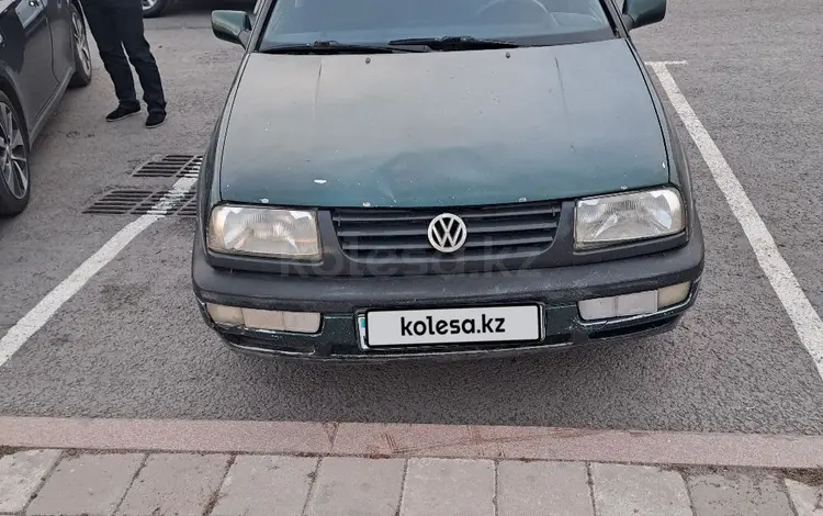 Volkswagen Vento 1996 годаfor1 200 000 тг. в Караганда