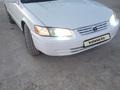 Toyota Camry 1998 года за 3 300 000 тг. в Актау – фото 2