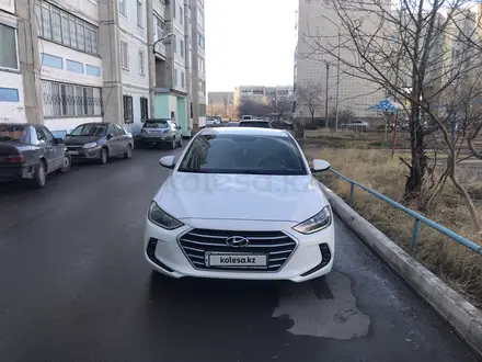 Hyundai Elantra 2018 года за 8 800 000 тг. в Караганда – фото 6