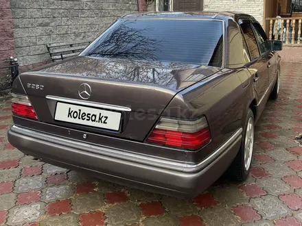 Mercedes-Benz E 280 1993 года за 3 200 000 тг. в Алматы – фото 9