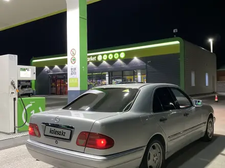 Mercedes-Benz E 230 1996 года за 2 800 000 тг. в Кызылорда