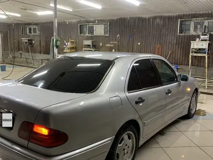 Mercedes-Benz E 230 1996 года за 2 800 000 тг. в Кызылорда – фото 9