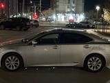 Lexus ES 300h 2013 года за 8 500 000 тг. в Атырау – фото 3