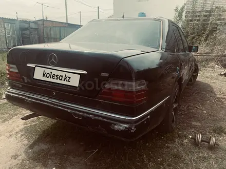 Mercedes-Benz E 200 1992 года за 900 000 тг. в Павлодар – фото 6