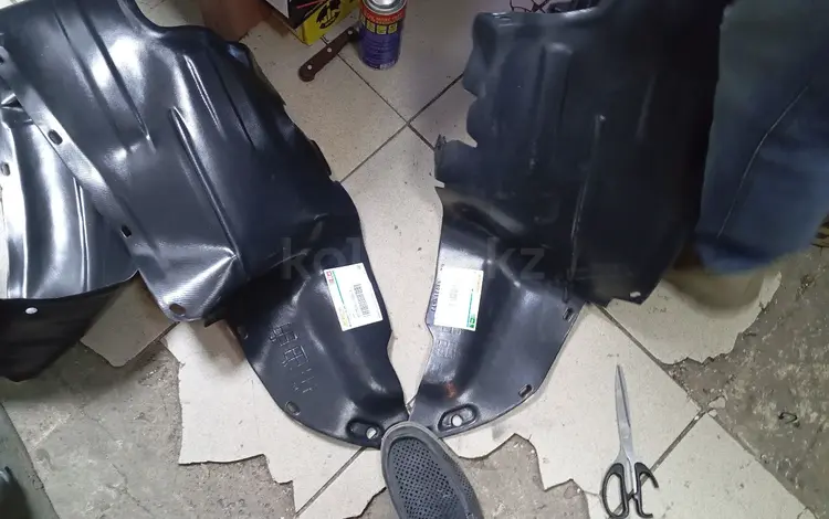 Подкрылок Мазда МПВ за 10 000 тг. в Экибастуз