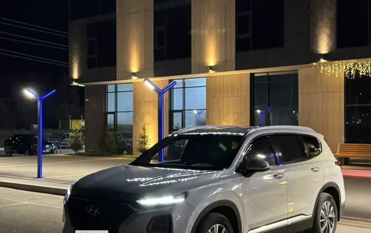 Hyundai Santa Fe 2019 года за 10 500 000 тг. в Астана