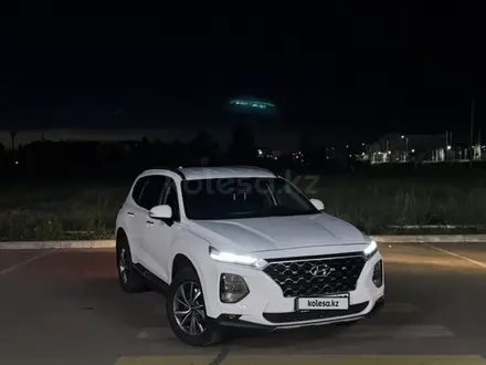 Hyundai Santa Fe 2019 года за 10 500 000 тг. в Астана – фото 2