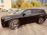 Toyota Highlander 2021 года за 22 900 000 тг. в Астана