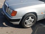 Mercedes-Benz E 280 1993 года за 2 400 000 тг. в Тараз – фото 2