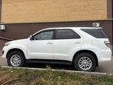 Toyota Fortuner 2016 года за 10 000 000 тг. в Уральск – фото 2