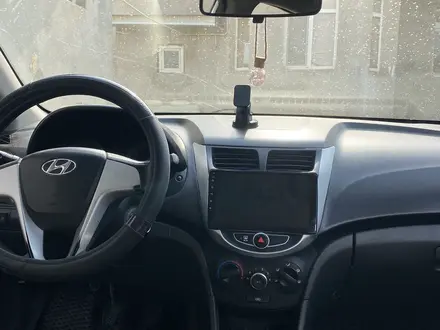 Hyundai Accent 2011 года за 2 350 000 тг. в Актау – фото 2