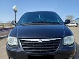 Chrysler Voyager 2003 года за 6 300 000 тг. в Петропавловск – фото 2