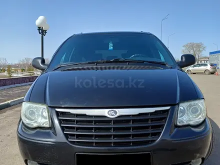 Chrysler Voyager 2003 года за 6 300 000 тг. в Петропавловск – фото 2