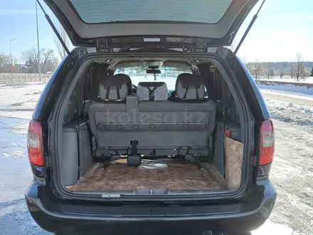 Chrysler Voyager 2003 года за 6 300 000 тг. в Петропавловск – фото 7