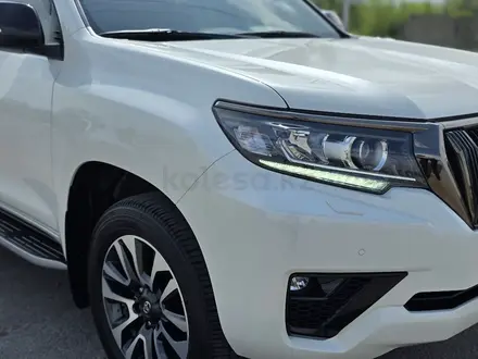 Toyota Land Cruiser Prado 2021 года за 34 000 000 тг. в Алматы – фото 18