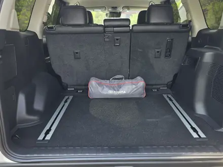 Toyota Land Cruiser Prado 2021 года за 34 000 000 тг. в Алматы – фото 31