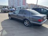 Mercedes-Benz E 230 1996 годаүшін3 300 000 тг. в Петропавловск – фото 2