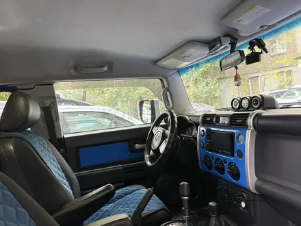 Toyota FJ Cruiser 2006 года за 15 000 000 тг. в Алматы – фото 18