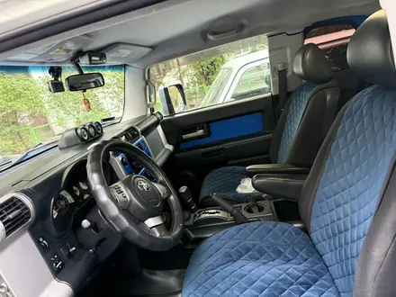 Toyota FJ Cruiser 2006 года за 15 000 000 тг. в Алматы – фото 24