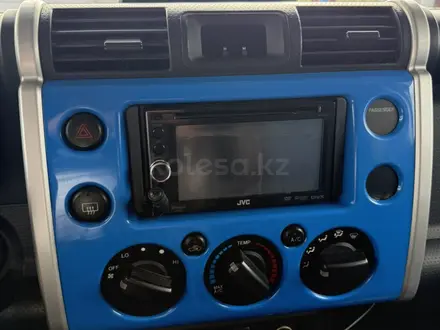Toyota FJ Cruiser 2006 года за 15 000 000 тг. в Алматы – фото 26