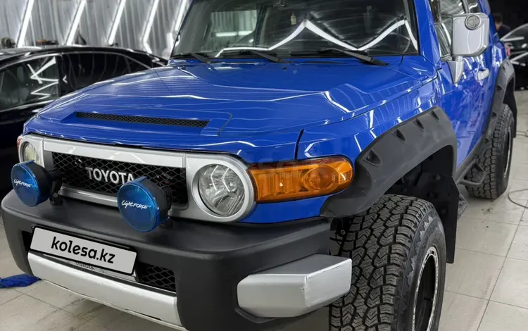 Toyota FJ Cruiser 2006 года за 15 000 000 тг. в Алматы