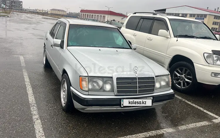 Mercedes-Benz E 220 1992 годаfor2 000 000 тг. в Талдыкорган