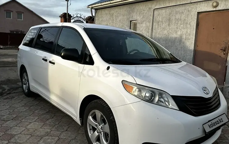 Toyota Sienna 2011 года за 8 700 000 тг. в Атырау