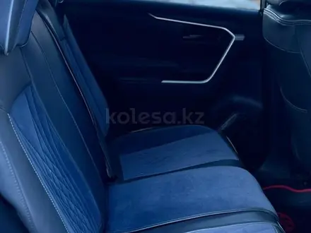 Toyota RAV4 2023 года за 17 150 000 тг. в Уральск – фото 17