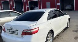 Toyota Camry 2007 года за 4 350 000 тг. в Актобе – фото 2
