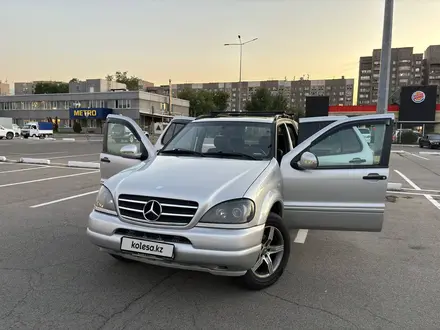 Mercedes-Benz ML 320 1998 года за 4 300 000 тг. в Алматы – фото 19