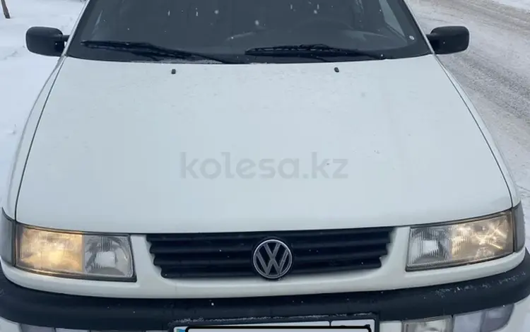 Volkswagen Passat 1995 годаfor2 500 000 тг. в Астана