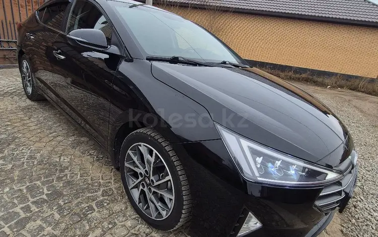 Hyundai Elantra 2020 года за 9 000 000 тг. в Актобе