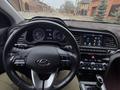 Hyundai Elantra 2020 года за 9 000 000 тг. в Актобе – фото 26