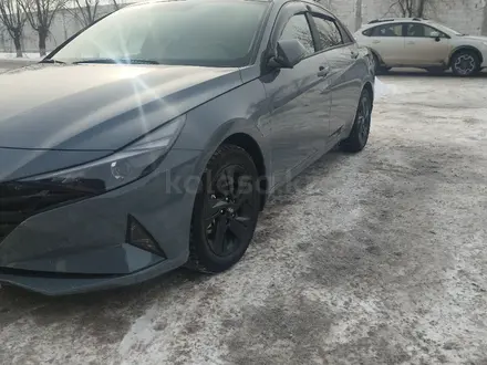 Hyundai Elantra 2023 года за 11 500 000 тг. в Алматы – фото 2