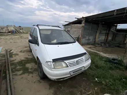 Volkswagen Sharan 1996 года за 800 000 тг. в Актобе – фото 2