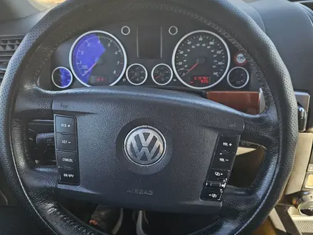 Volkswagen Touareg 2004 года за 4 500 000 тг. в Тараз – фото 8