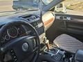 Volkswagen Touareg 2004 года за 4 500 000 тг. в Тараз – фото 9