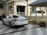Toyota Camry 2019 года за 15 200 000 тг. в Туркестан – фото 3