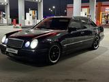 Mercedes-Benz E 200 1995 года за 1 900 000 тг. в Атырау – фото 5