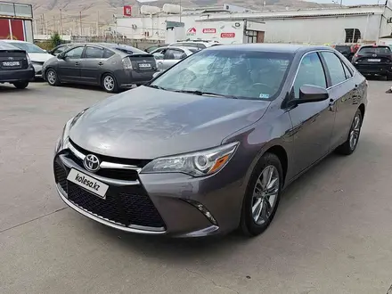 Toyota Camry 2017 года за 6 000 000 тг. в Алматы – фото 2