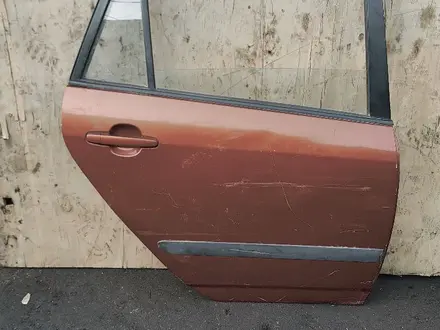 Дверь на Toyota Corolla Verso за 35 000 тг. в Алматы