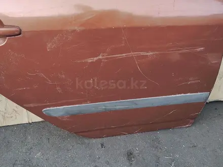 Дверь на Toyota Corolla Verso за 35 000 тг. в Алматы – фото 5