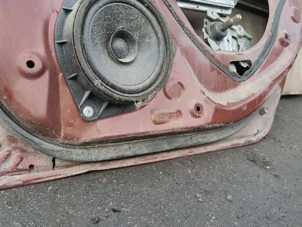 Дверь на Toyota Corolla Verso за 35 000 тг. в Алматы – фото 9