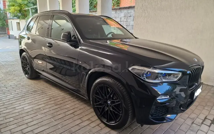 BMW X5 2021 года за 50 000 000 тг. в Алматы