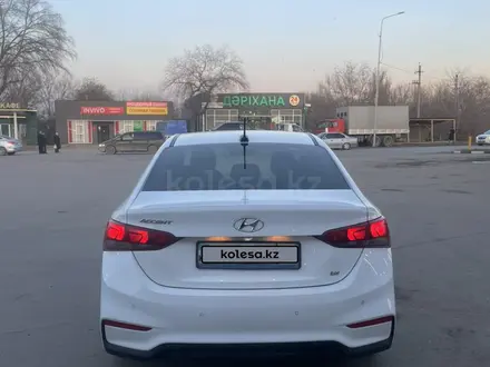 Hyundai Accent 2018 года за 6 800 000 тг. в Алматы – фото 4