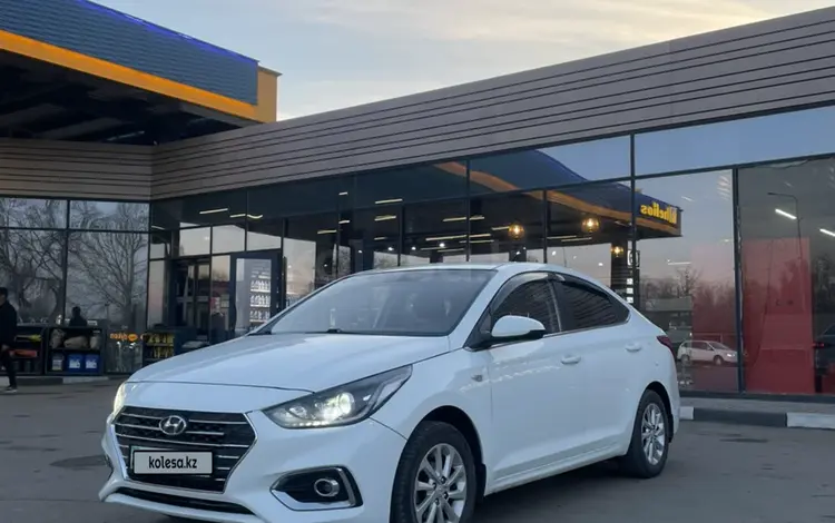 Hyundai Accent 2018 годаfor6 800 000 тг. в Алматы