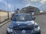 Volkswagen Touareg 2008 года за 6 100 000 тг. в Костанай – фото 5