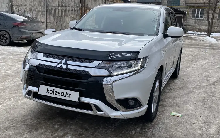 Mitsubishi Outlander 2022 года за 12 300 000 тг. в Алматы