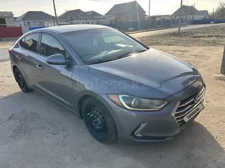 Hyundai Elantra 2018 года за 5 500 000 тг. в Атырау