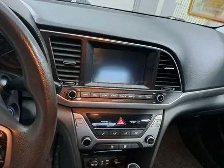 Hyundai Elantra 2018 года за 5 500 000 тг. в Атырау – фото 13